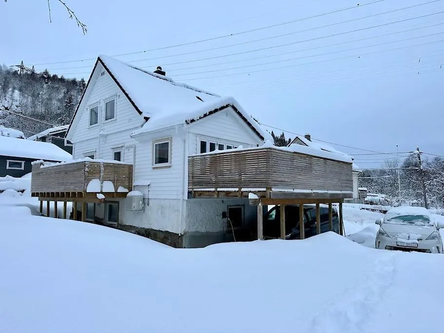 Сasa de vacaciones Stort, Koselig Hus I Naturomrade Bergen
